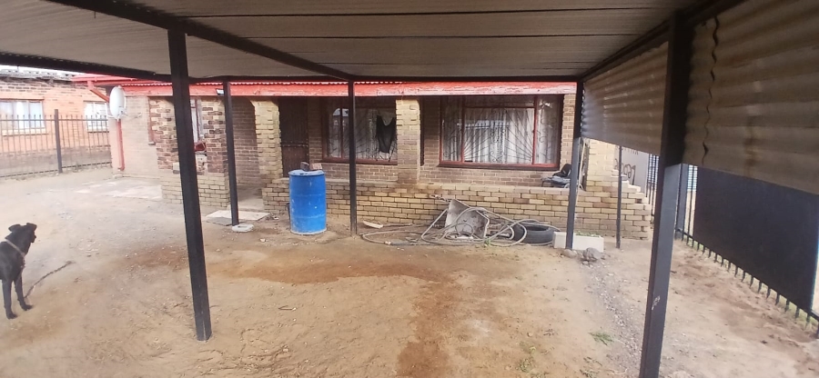 2 Bedroom Property for Sale in Botshabelo Free State